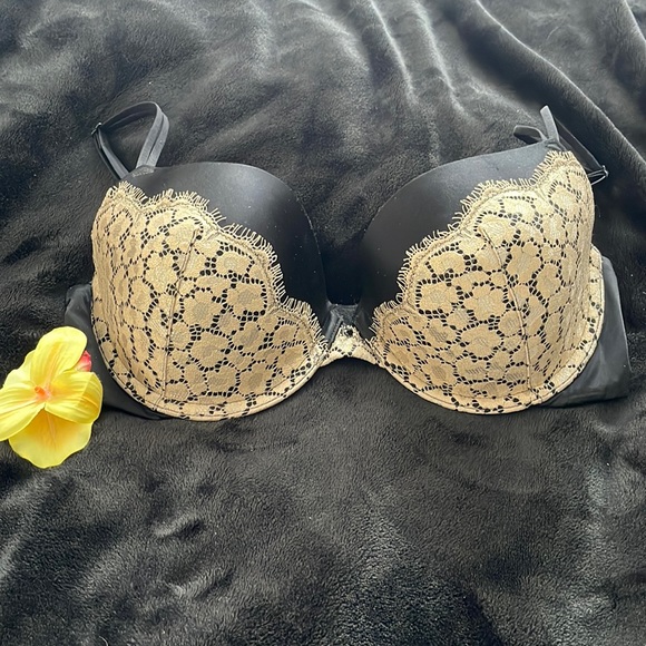 Victoria's Secret Other - Victoria Secret Very Sexy Black and Gold 36D Bra